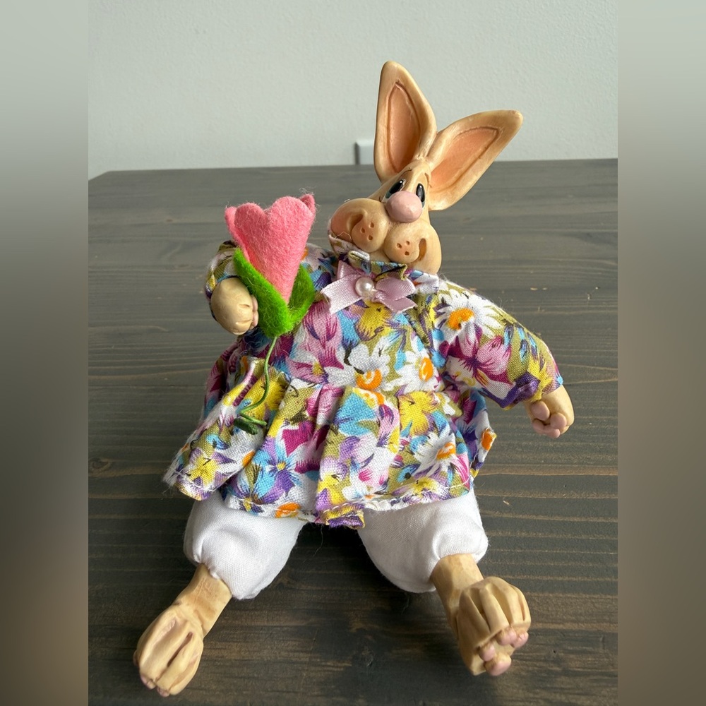 Vintage Kathleen Kelly for RUSS
shelf sitter rabbit 🌸